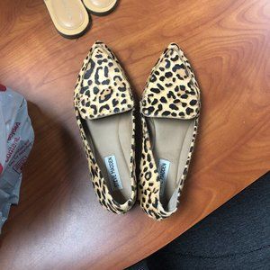 Steve Madden, Lepoard Print Pointed Flats, Gently used, Size 7.5